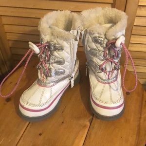 White Totes snow boots